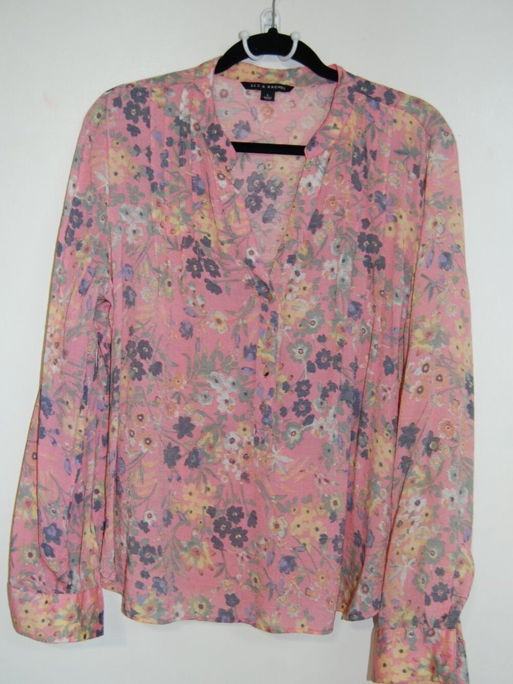 Zac & Rachel, light weight, pretty pink floral blouse